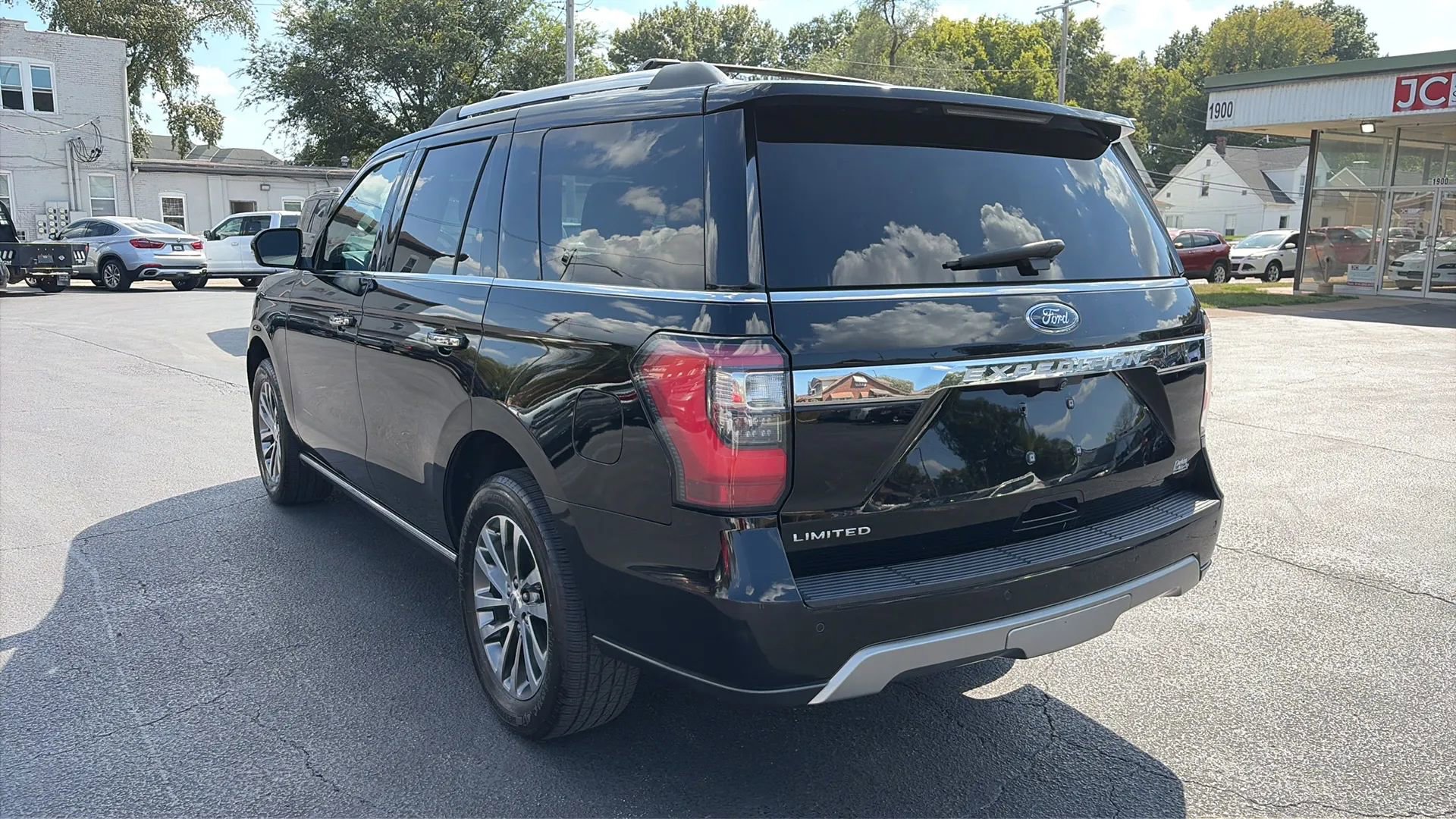 Used 2018 Ford Expedition Limited image 7