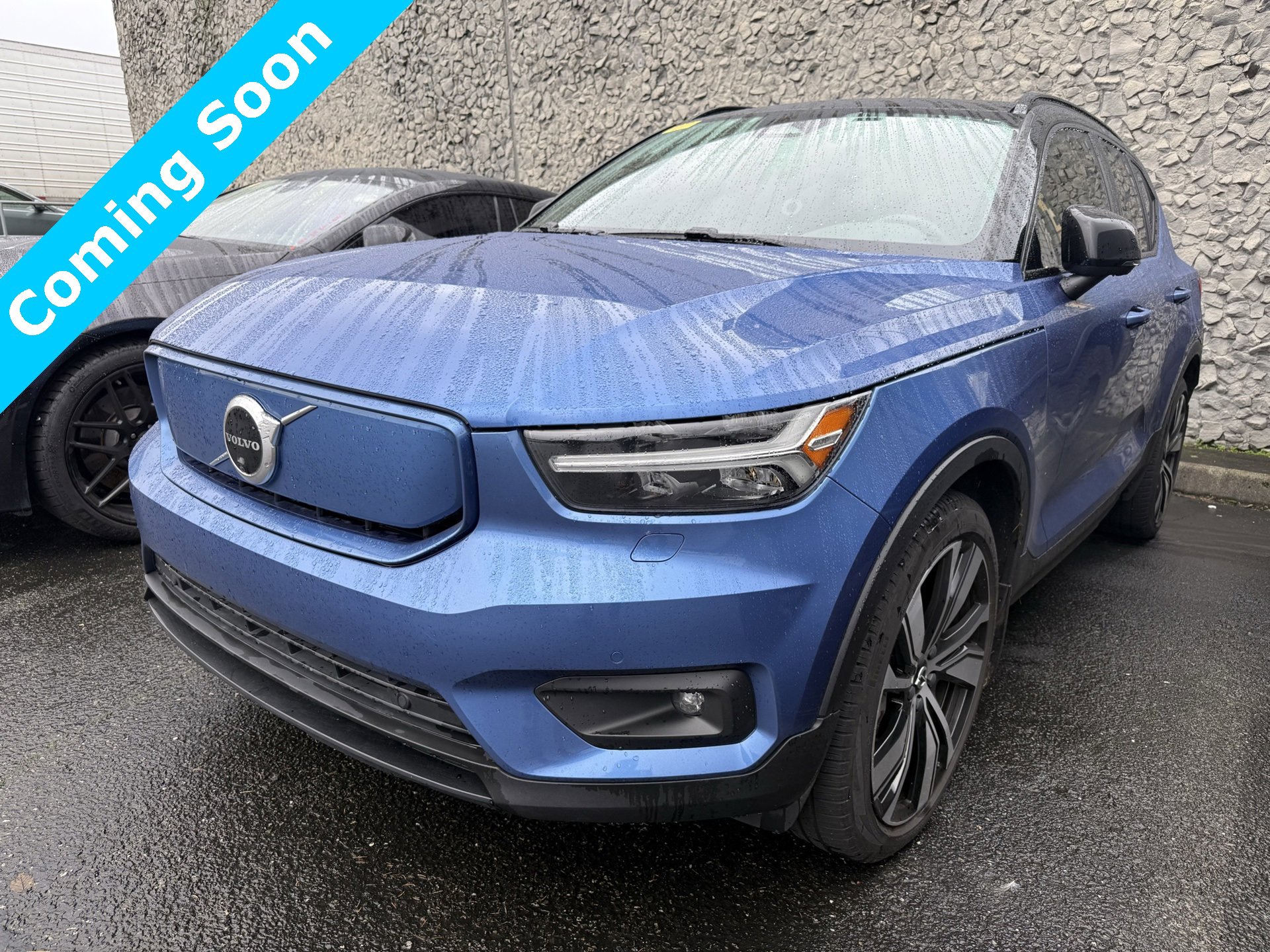 Used 2021 Volvo XC40 P8 Recharge w/ Advanced Package image 3