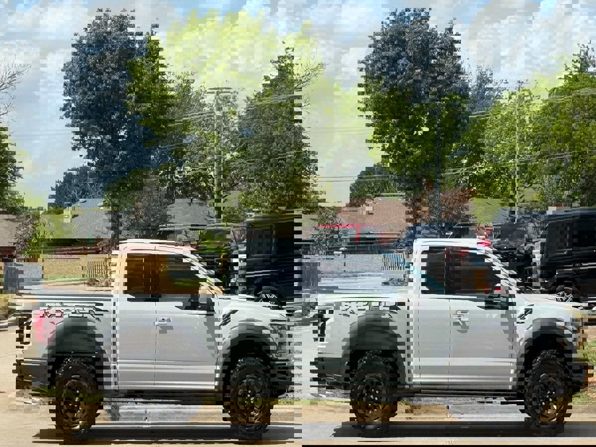 Used 2017 Ford F150 Raptor w/ Equipment Group 802A Luxury image 4