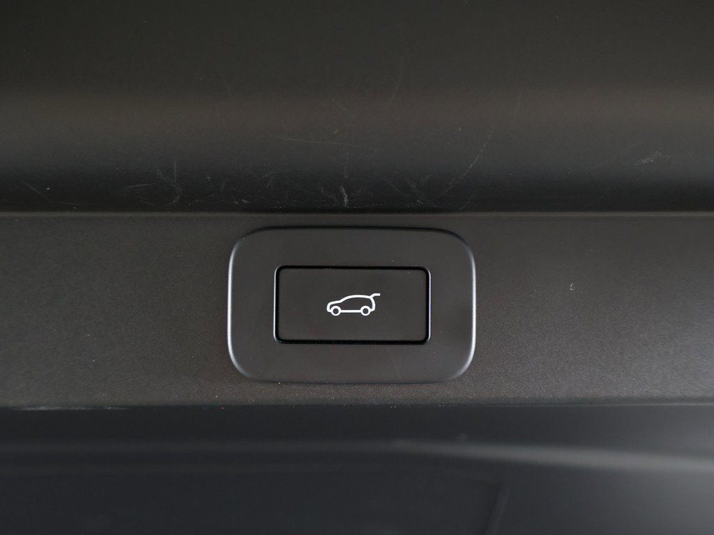 Used 2023 Land Rover Range Rover SV image 23