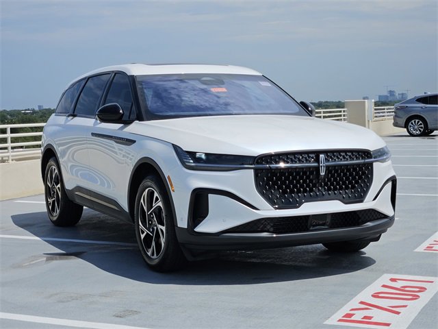 Certified 2024 Lincoln Nautilus Premier w/ Equipment Group 102A image 3