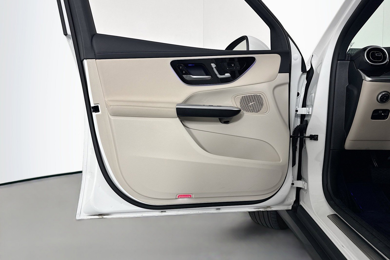 Certified 2025 Mercedes-Benz GLC 300 image 21