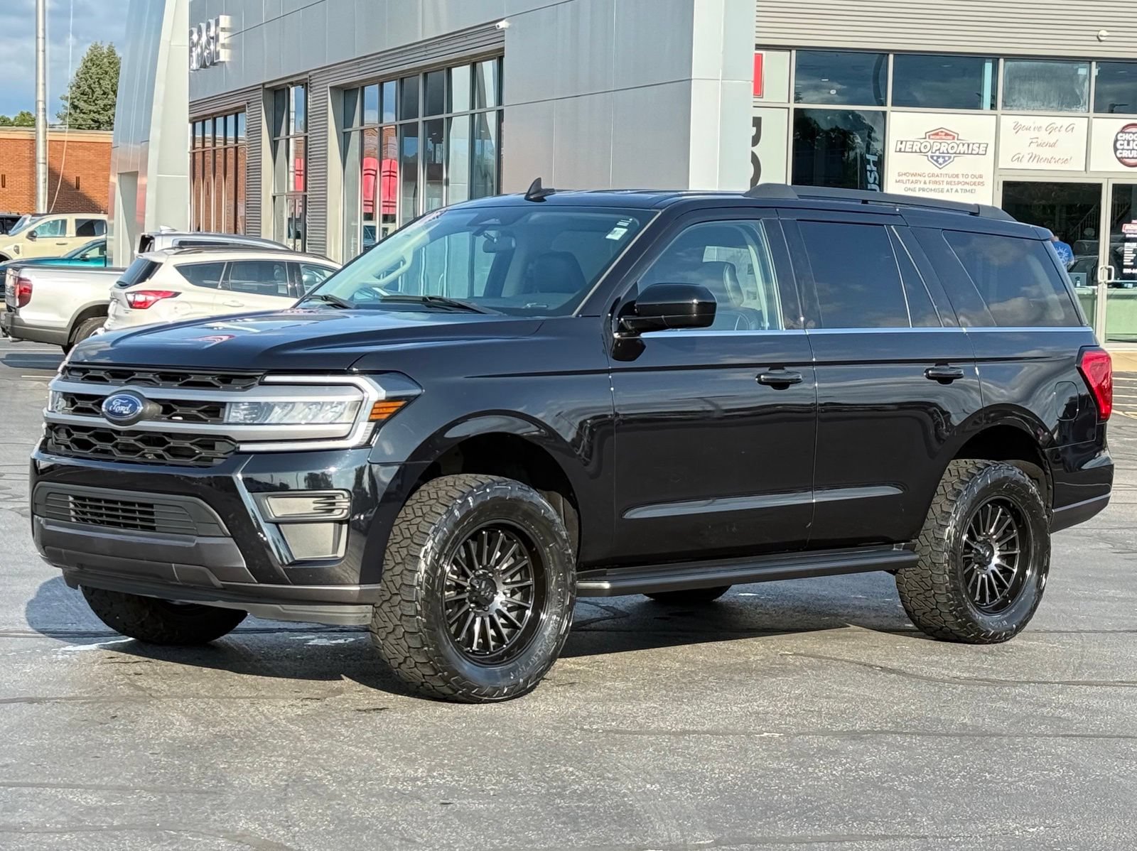 Used 2023 Ford Expedition XL AWD/4WD image 7