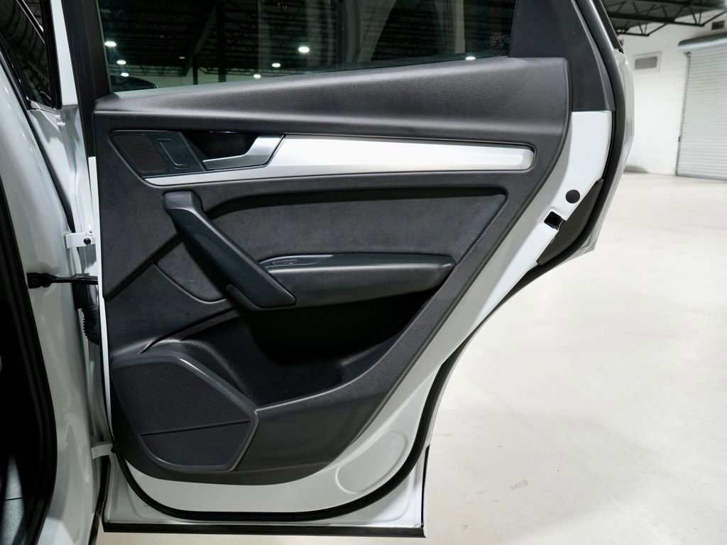 Used 2021 Audi SQ5 Premium w/ Convenience Package image 32