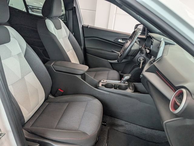 Certified 2024 Chevrolet Trax RS w/ Driver Confidence Package image 16