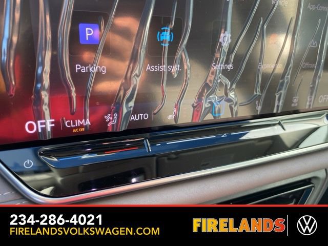 New 2025 Volkswagen Tiguan SE image 34