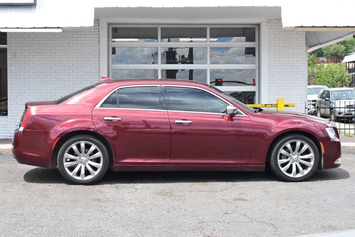 Used 2018 Chrysler 300 Limited image 8