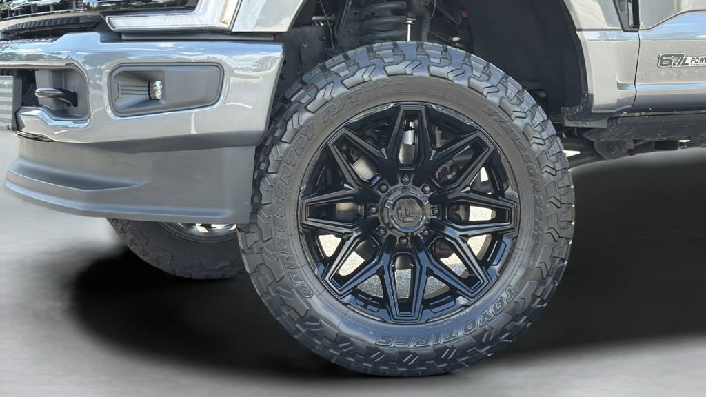 Used 2025 Ford F250 Lariat w/ Black Appearance Package image 6