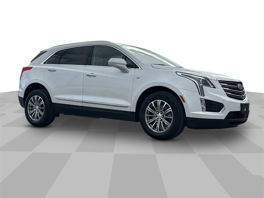 Used 2017 Cadillac XT5 Luxury w/ Driver Awareness Package image 6