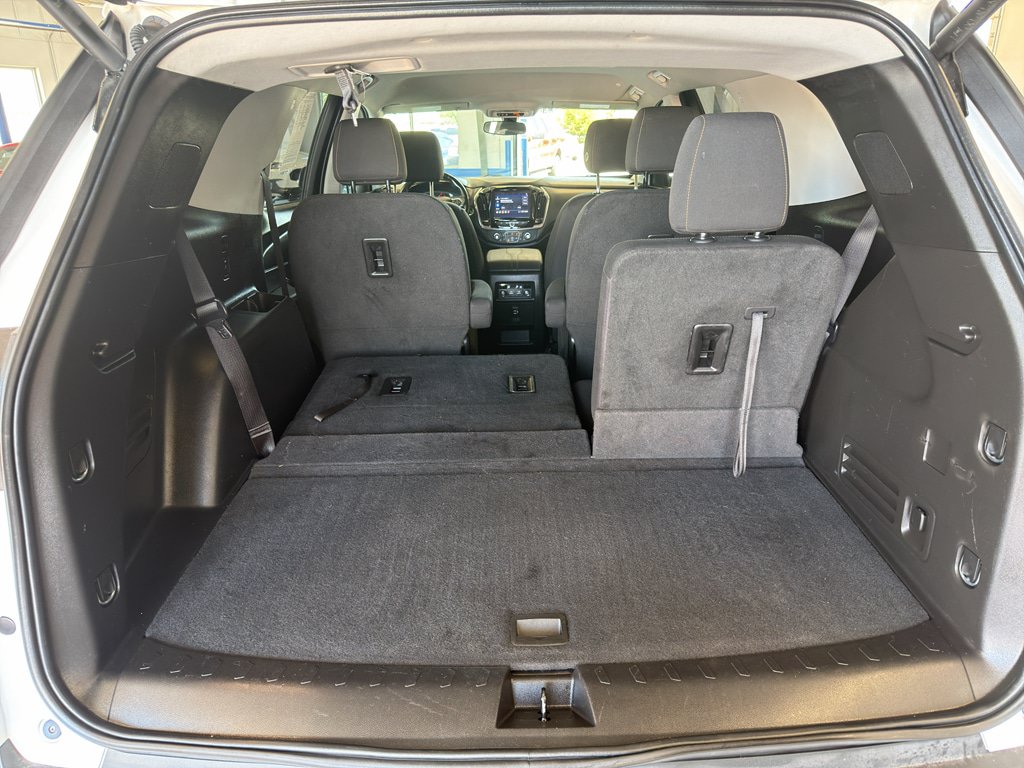 Used 2020 Chevrolet Traverse LT FWD image 13