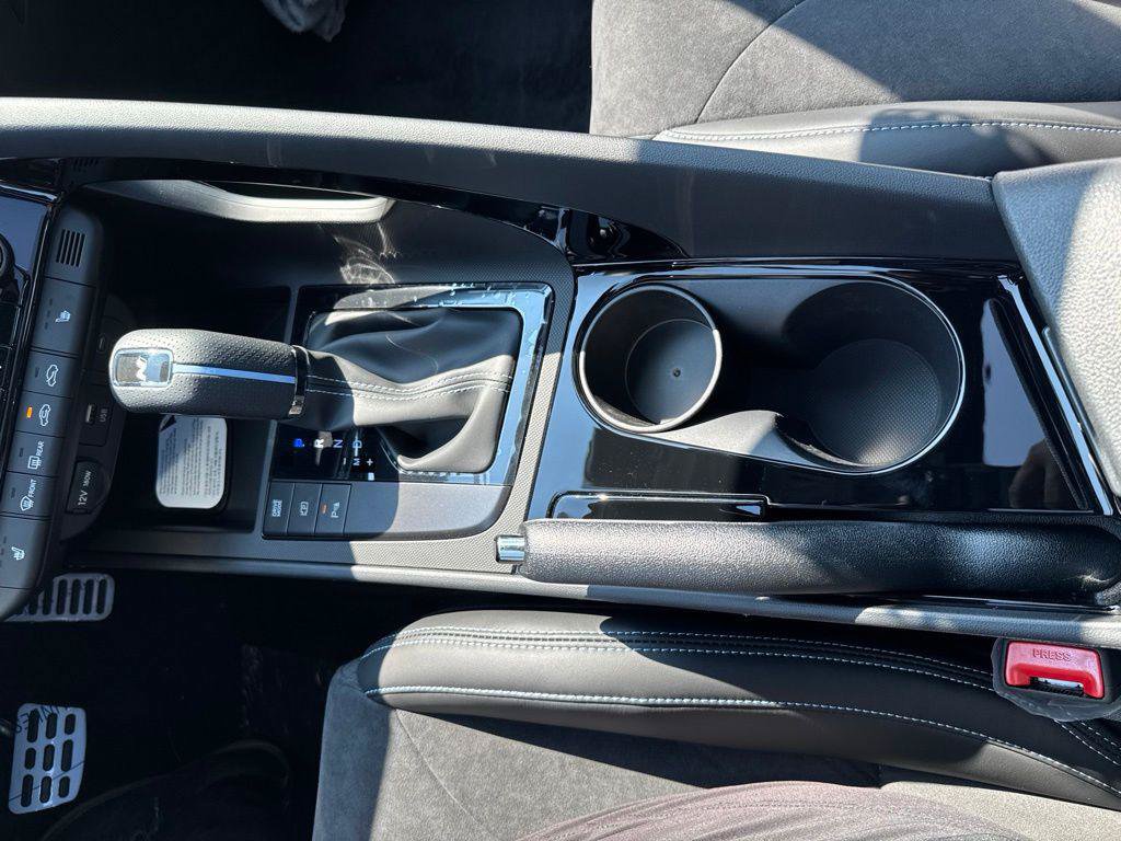 New 2026 Hyundai Elantra N FWD image 16