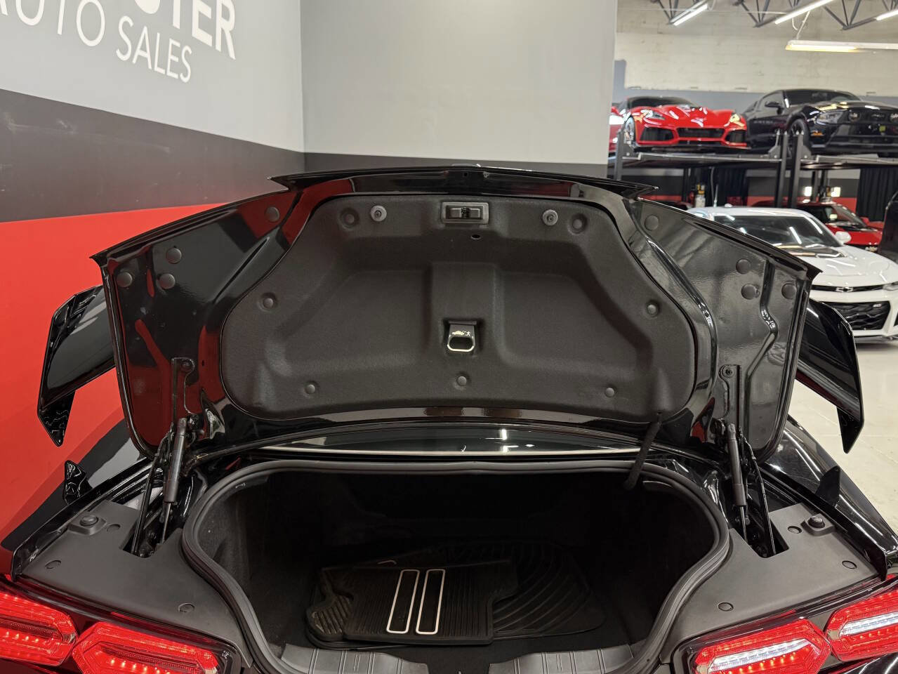 Used 2018 Chevrolet Camaro ZL1 RWD image 27