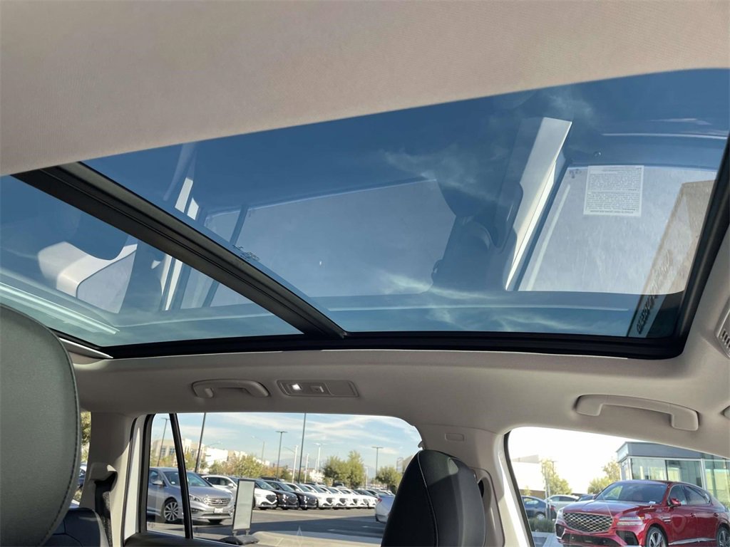 Used 2019 Volkswagen Tiguan SEL Premium image 29