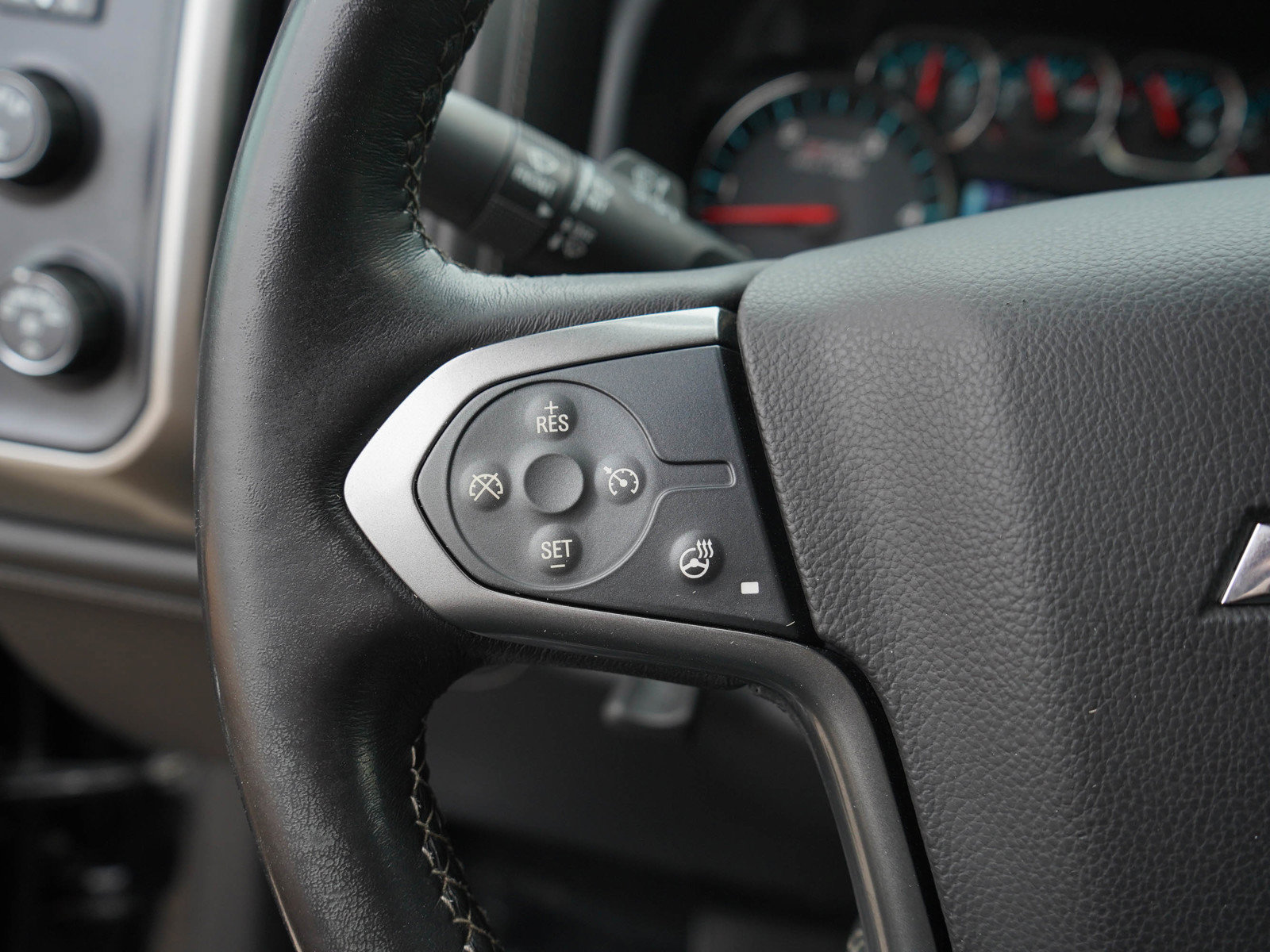 Used 2019 Chevrolet Silverado 2500 LTZ w/ Midnight Edition AWD/4WD image 27