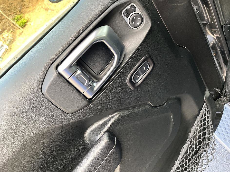 Used 2018 Jeep Wrangler Sport S image 10