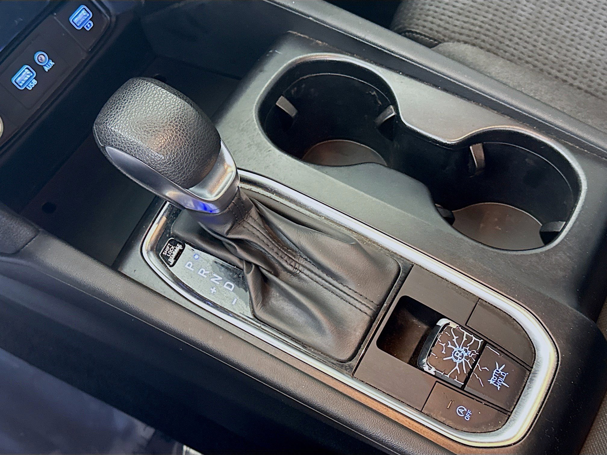 Used 2020 Hyundai Santa Fe SE image 20