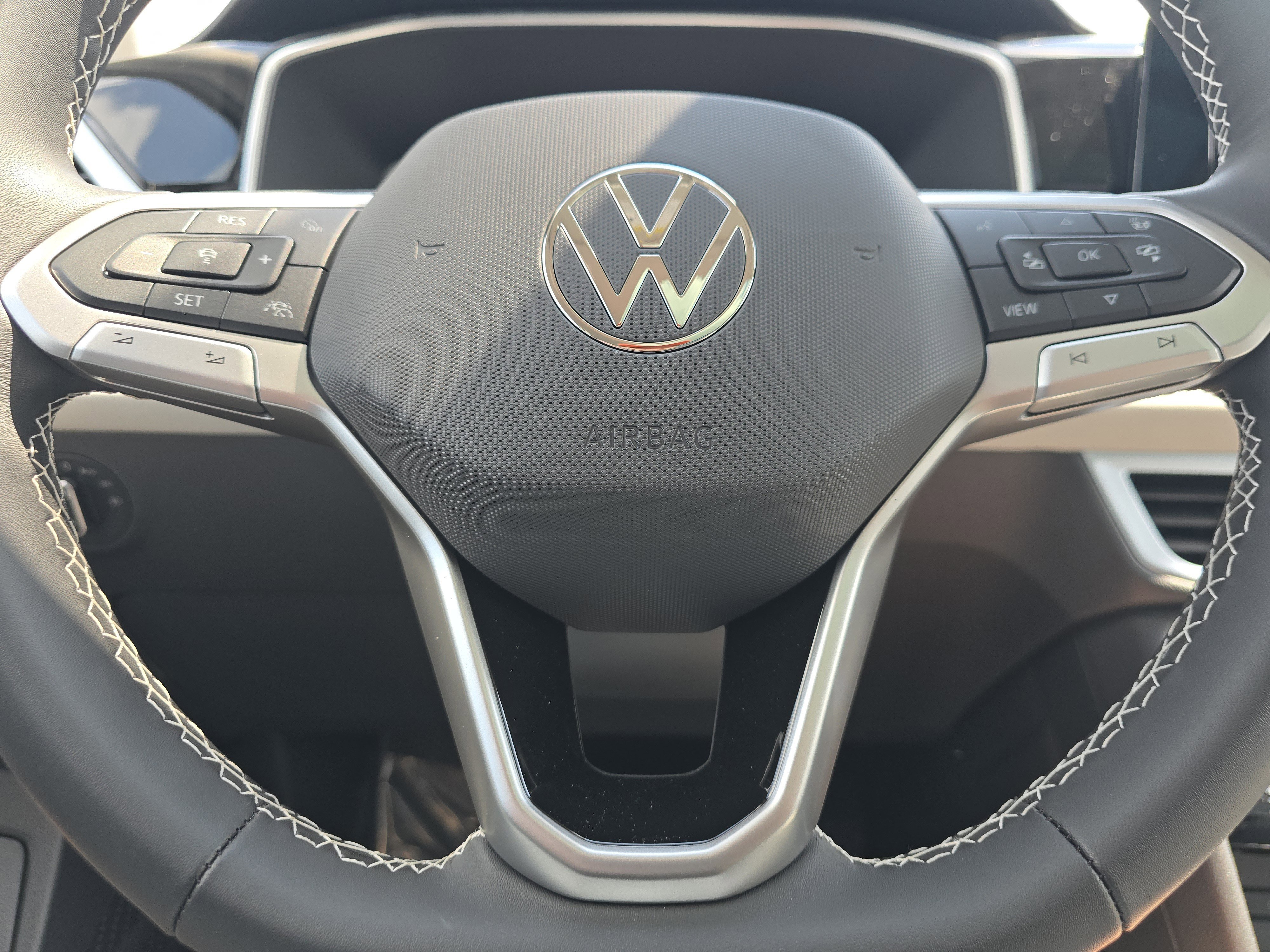 New 2025 Volkswagen Taos SE image 20