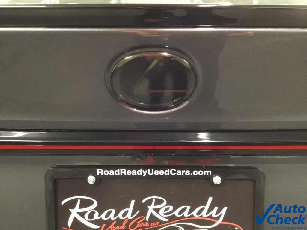 Used 2023 Lexus IS 500 RWD image 13