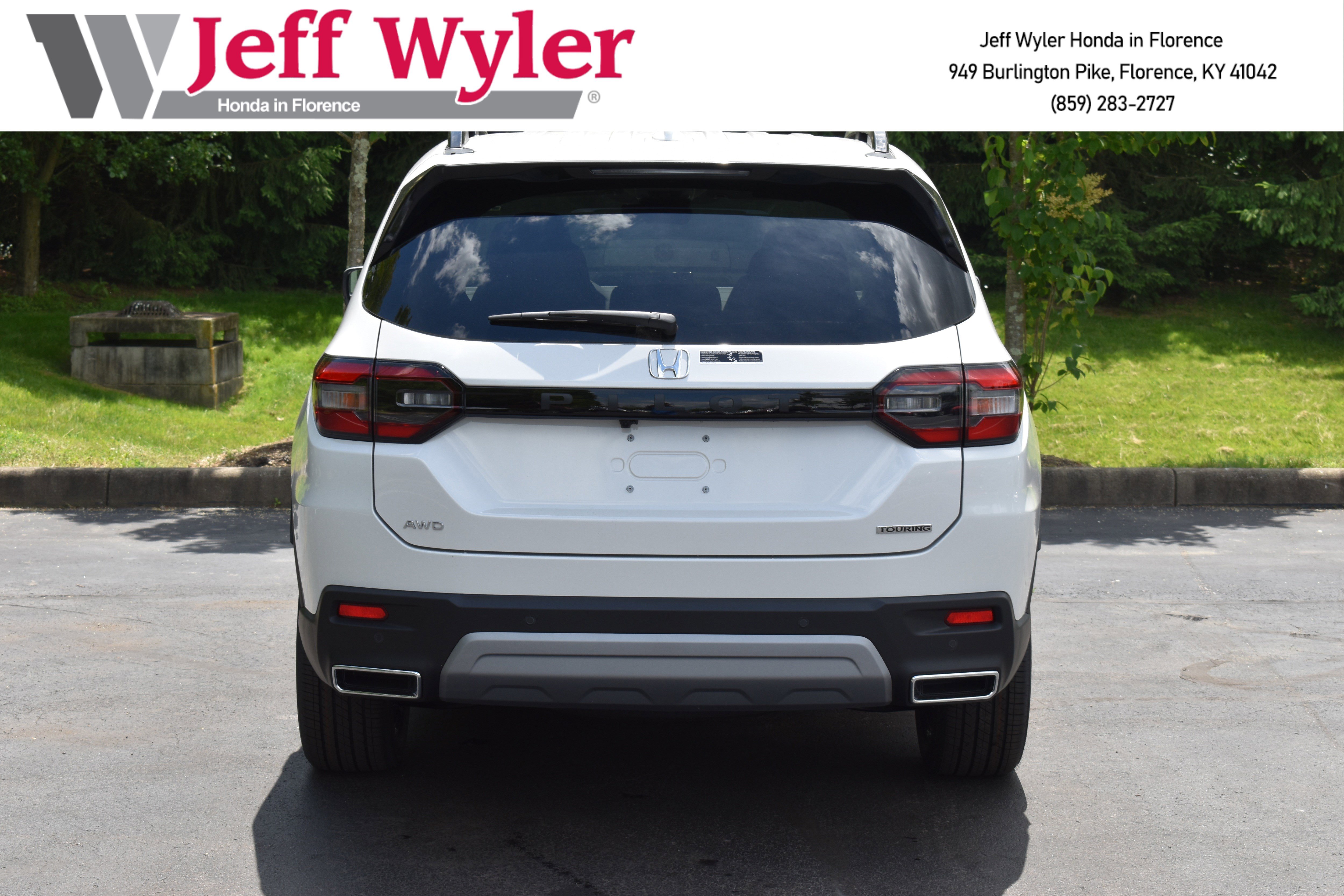 New 2025 Honda Pilot Touring image 7