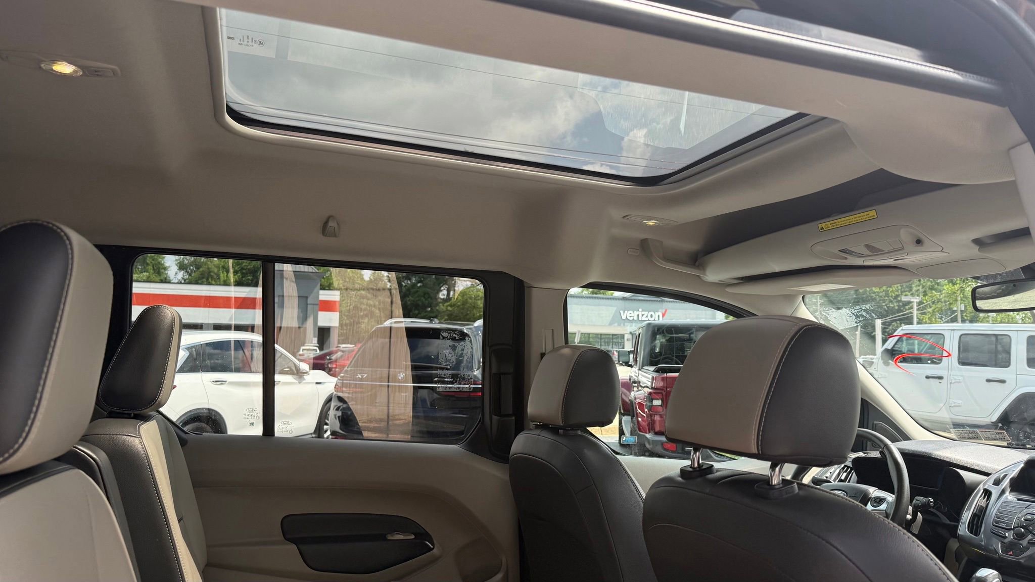 Used 2016 Ford Transit Connect Titanium FWD image 17