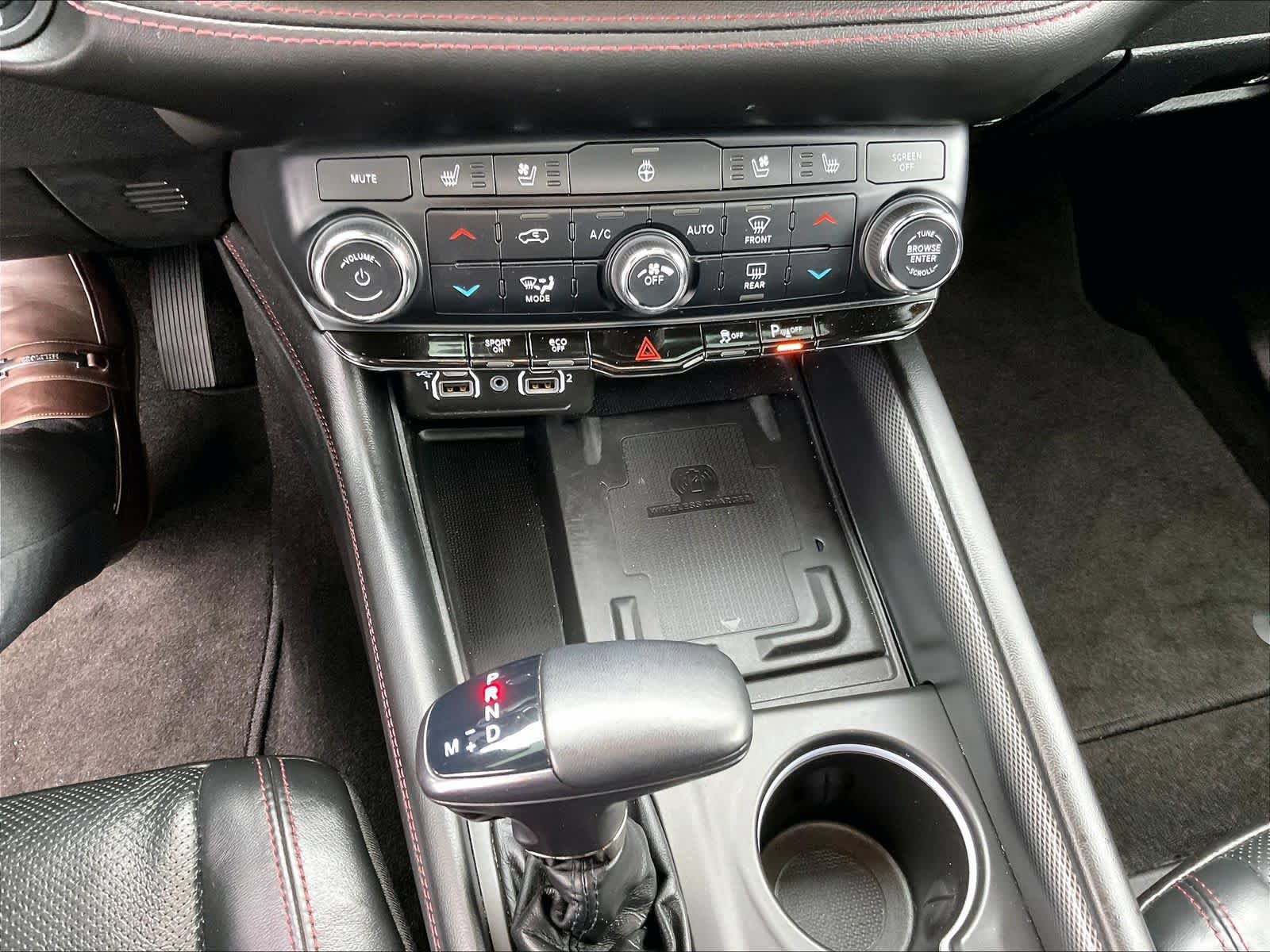 Used 2022 Dodge Durango R/T w/ Blacktop Package AWD/4WD image 27