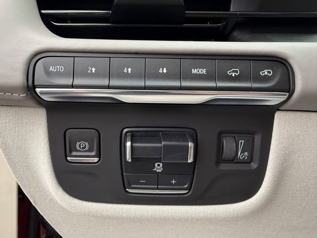 Used 2023 Cadillac Escalade ESV Premium Luxury Platinum w/ LPO, Radiant Package image 70