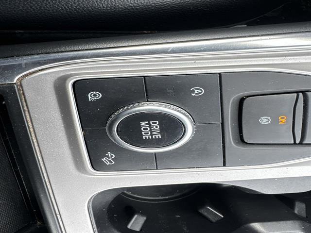 Used 2020 Ford Explorer XLT w/ Equipment Group 202A image 43