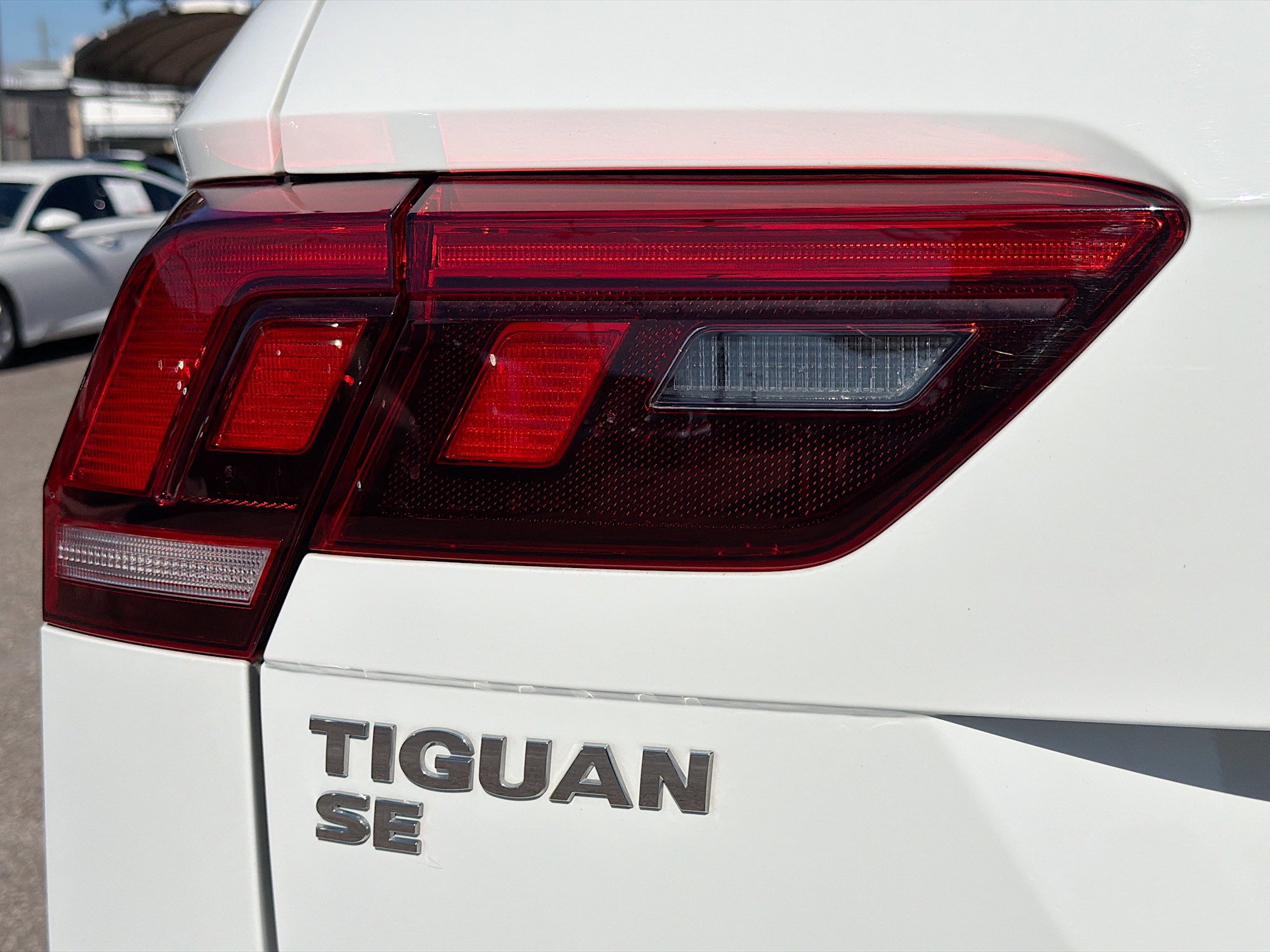 Used 2020 Volkswagen Tiguan SE image 10