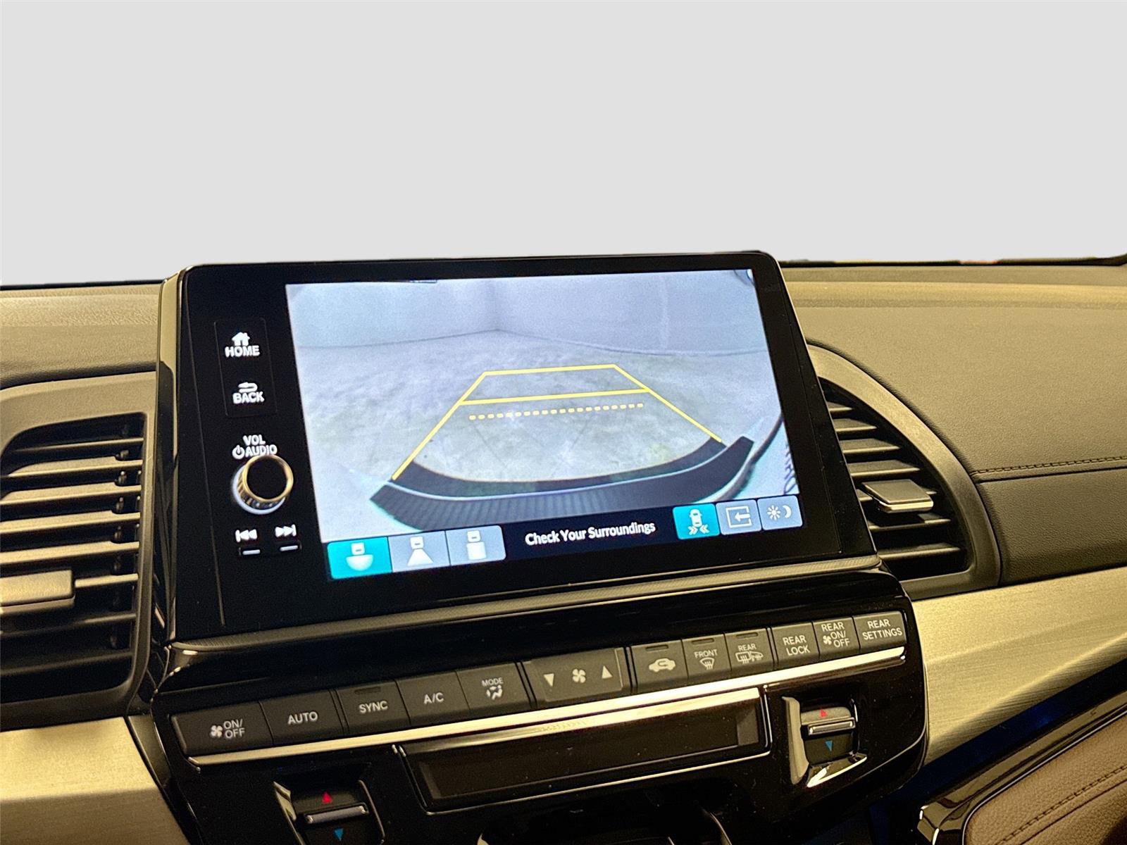 New 2026 Honda Odyssey Touring image 13