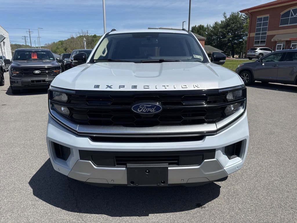 Used 2025 Ford Expedition Platinum AWD/4WD image 2