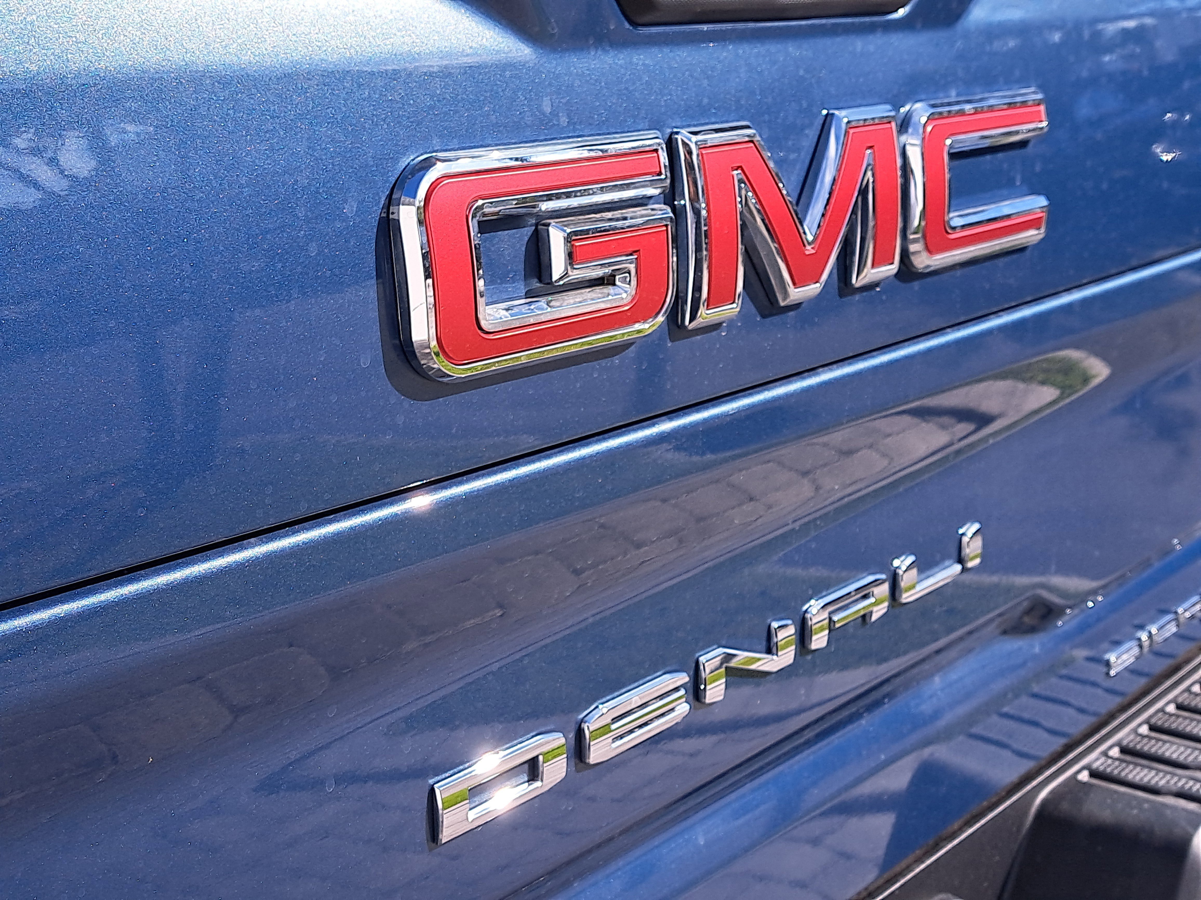 New 2026 GMC Sierra 2500 Denali w/ Denali Reserve Package image 8