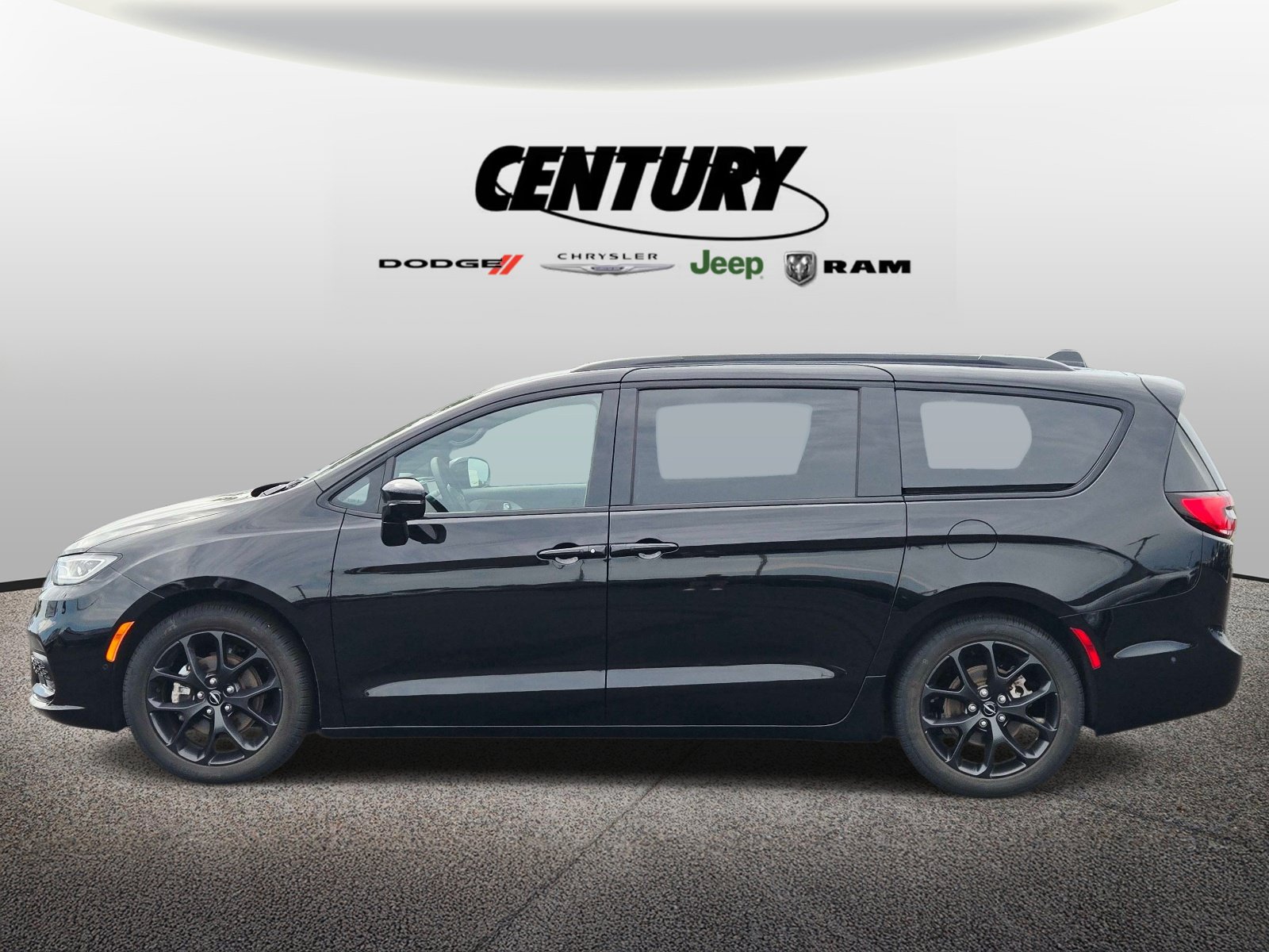 Used 2024 Chrysler Pacifica Limited w/ S Appearance Package FWD image 7