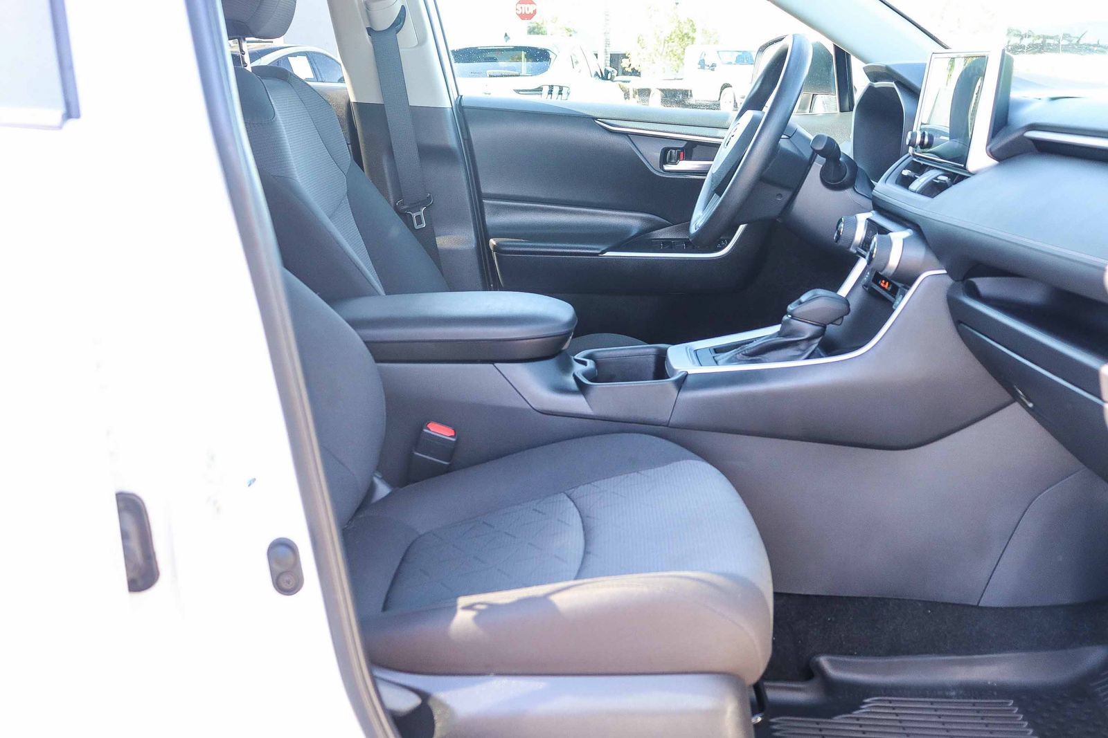 Used 2024 Toyota RAV4 XLE FWD image 16