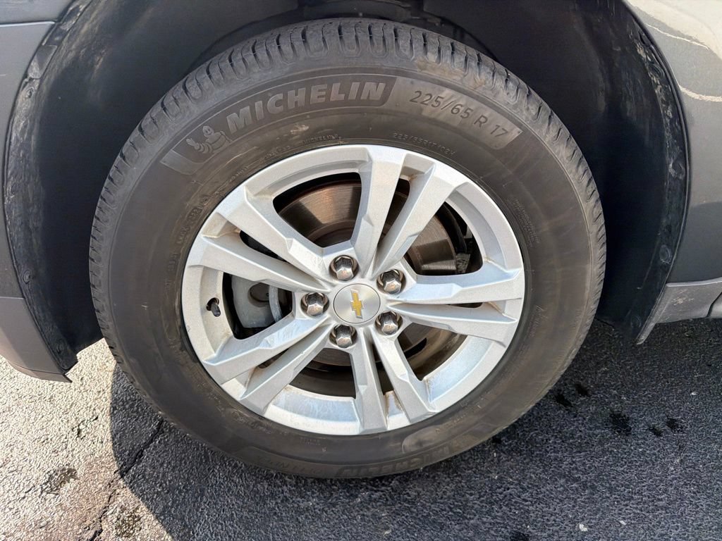 Used 2017 Chevrolet Equinox LS FWD image 10
