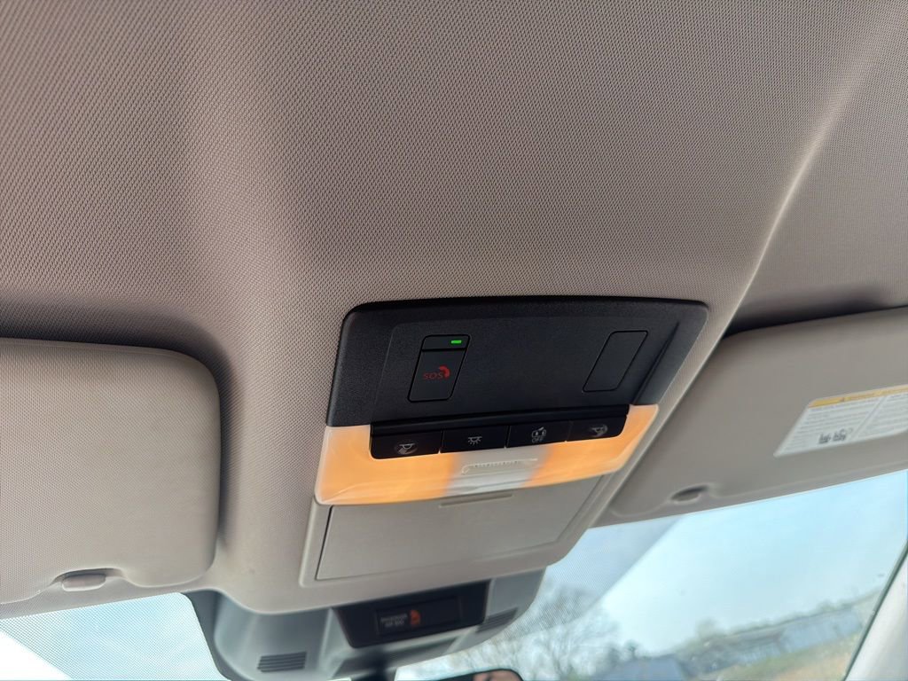 Used 2022 Nissan Rogue SV image 17