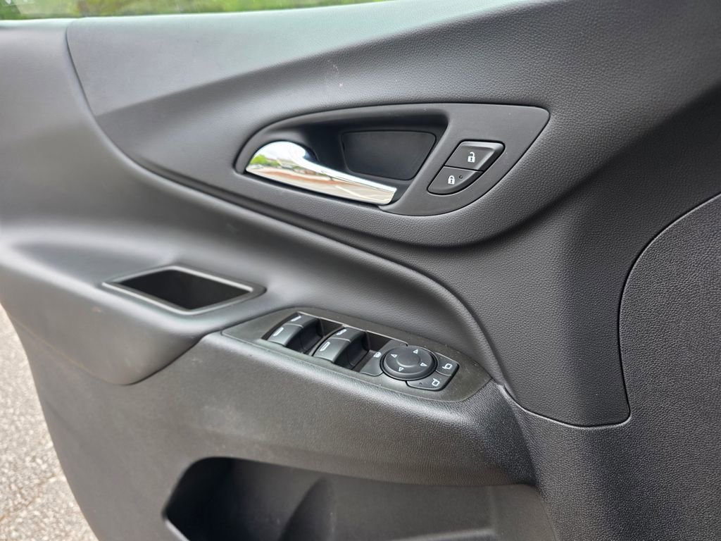 Used 2023 Chevrolet Equinox LT image 11