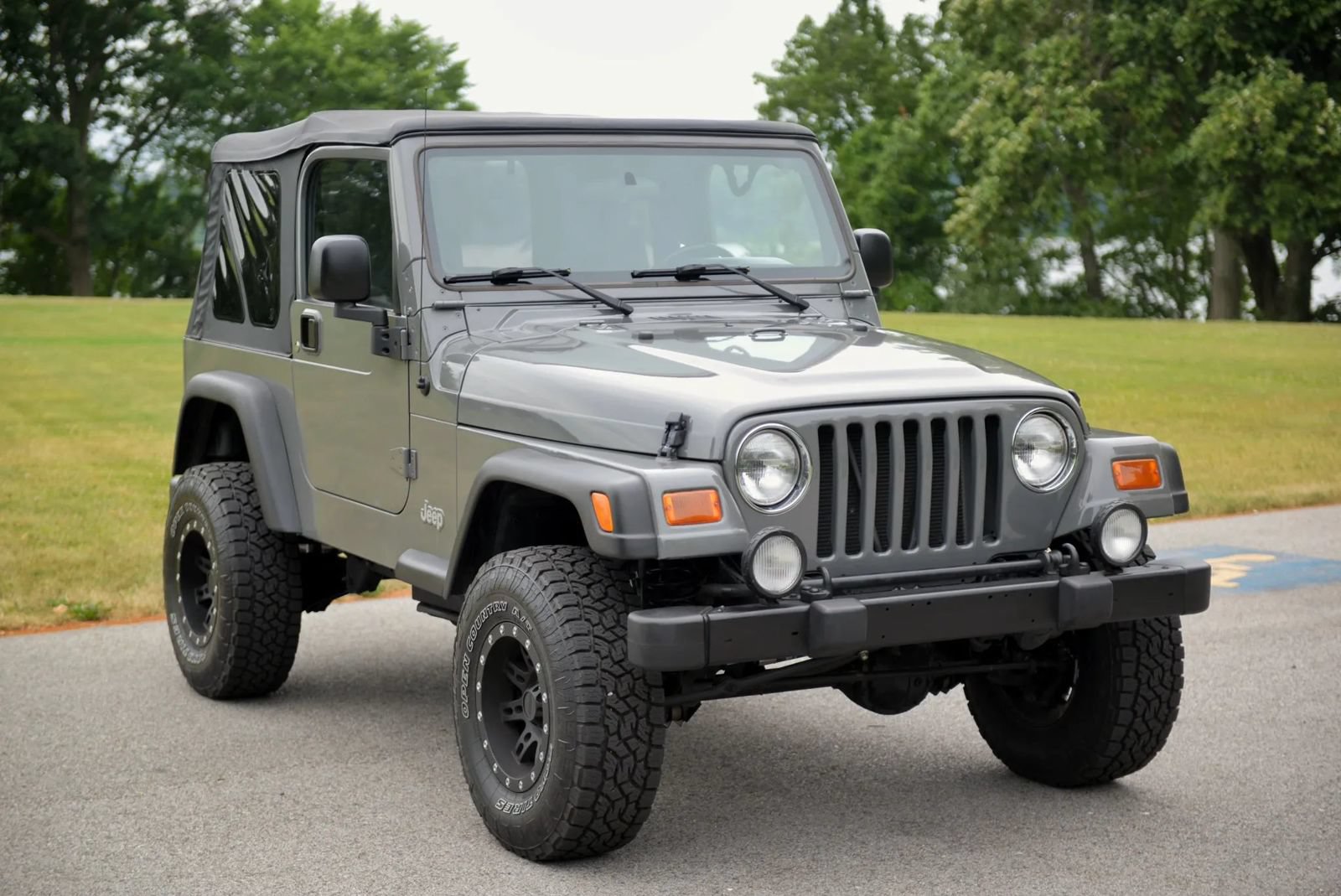 Used 2004 Jeep Wrangler 4WD w/ 30" Tire & Wheel Group image 3