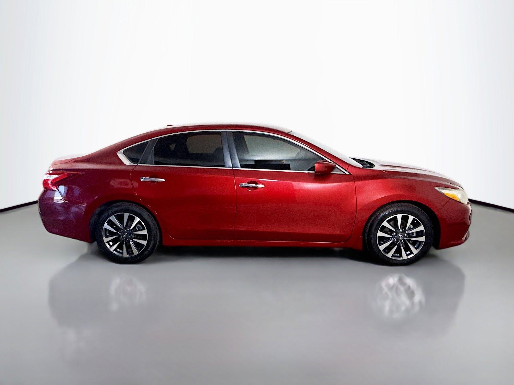 Used 2017 Nissan Altima 2.5 SV FWD image 11