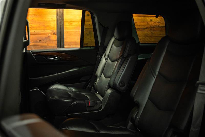 Used 2019 Cadillac Escalade Luxury AWD/4WD image 11