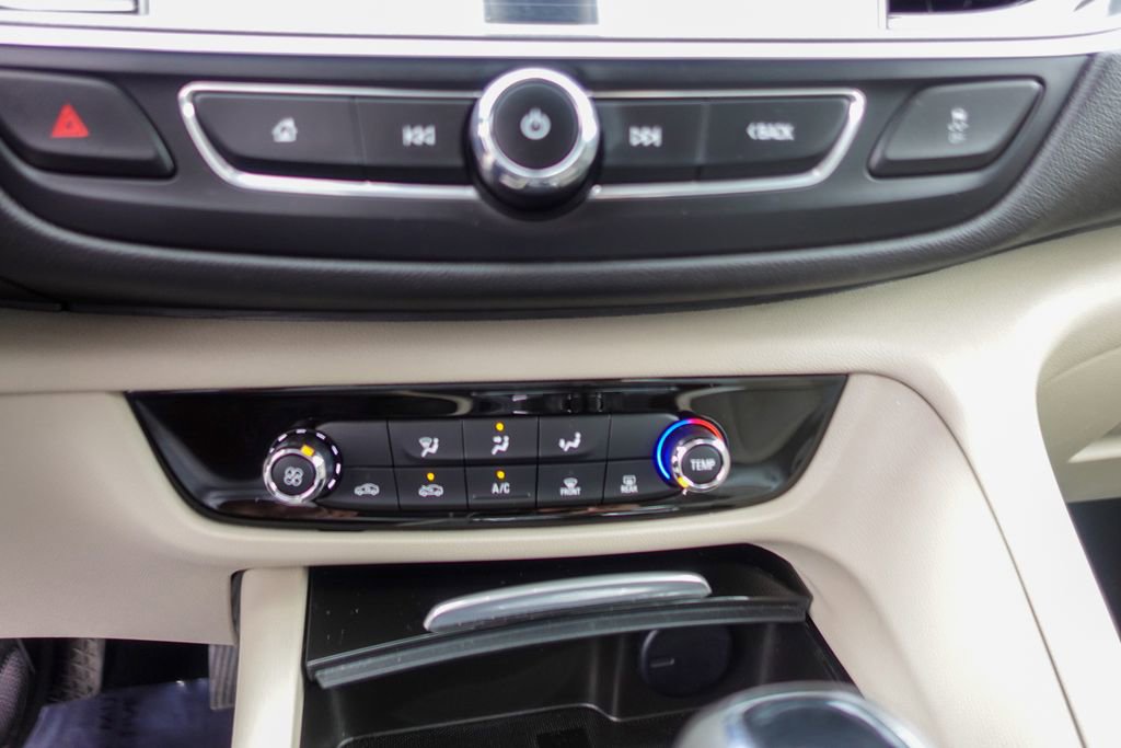 Used 2019 Buick Regal Preferred w/ Sights and Sounds Package image 19