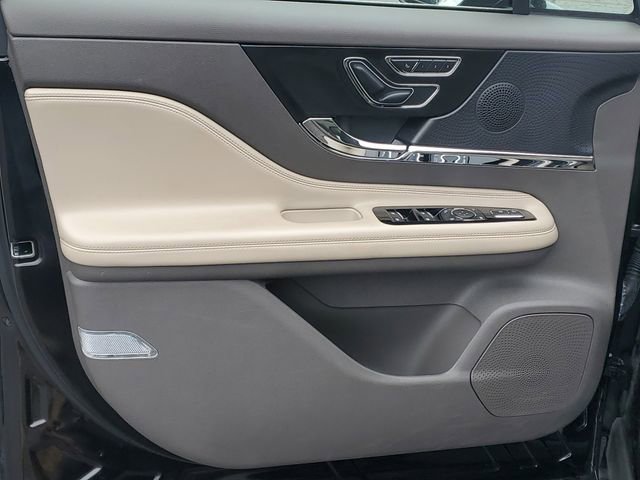 Used 2023 Lincoln Corsair FWD w/ Equipment Group 101A image 9