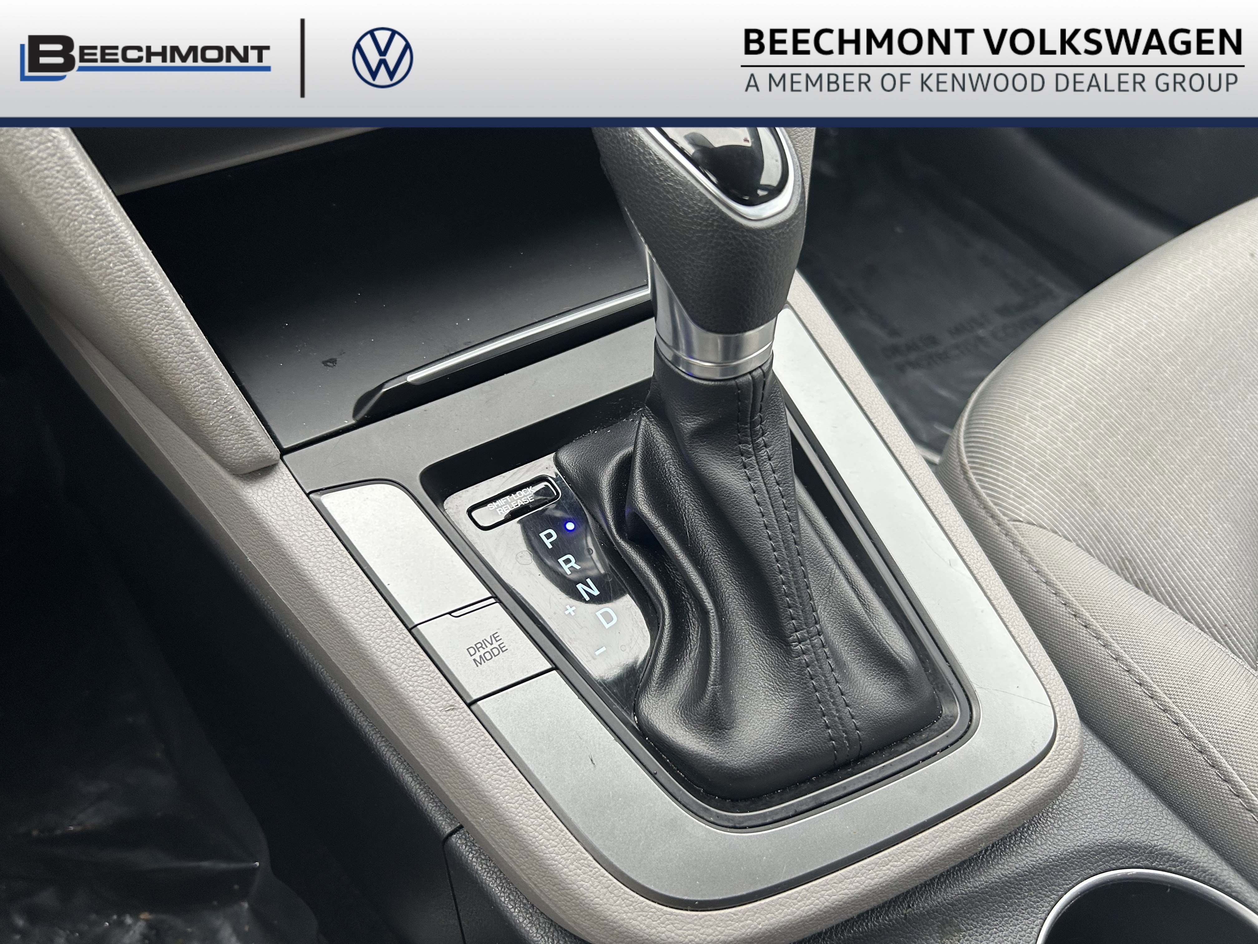 Used 2017 Hyundai Elantra SE image 15