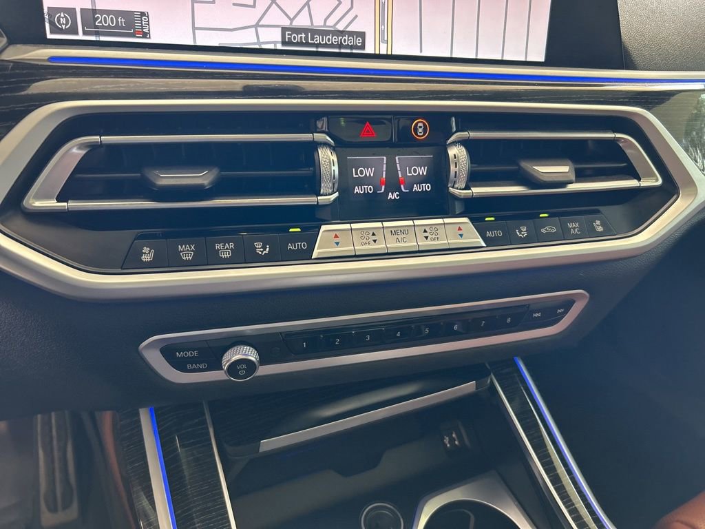 Used 2022 BMW X7 M50i image 55