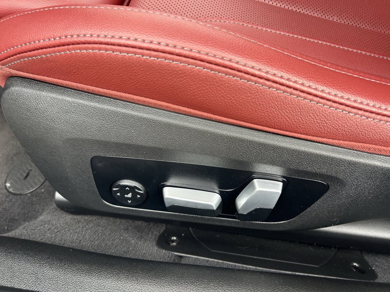Used 2023 BMW M440i Coupe w/ Premium Package RWD image 32