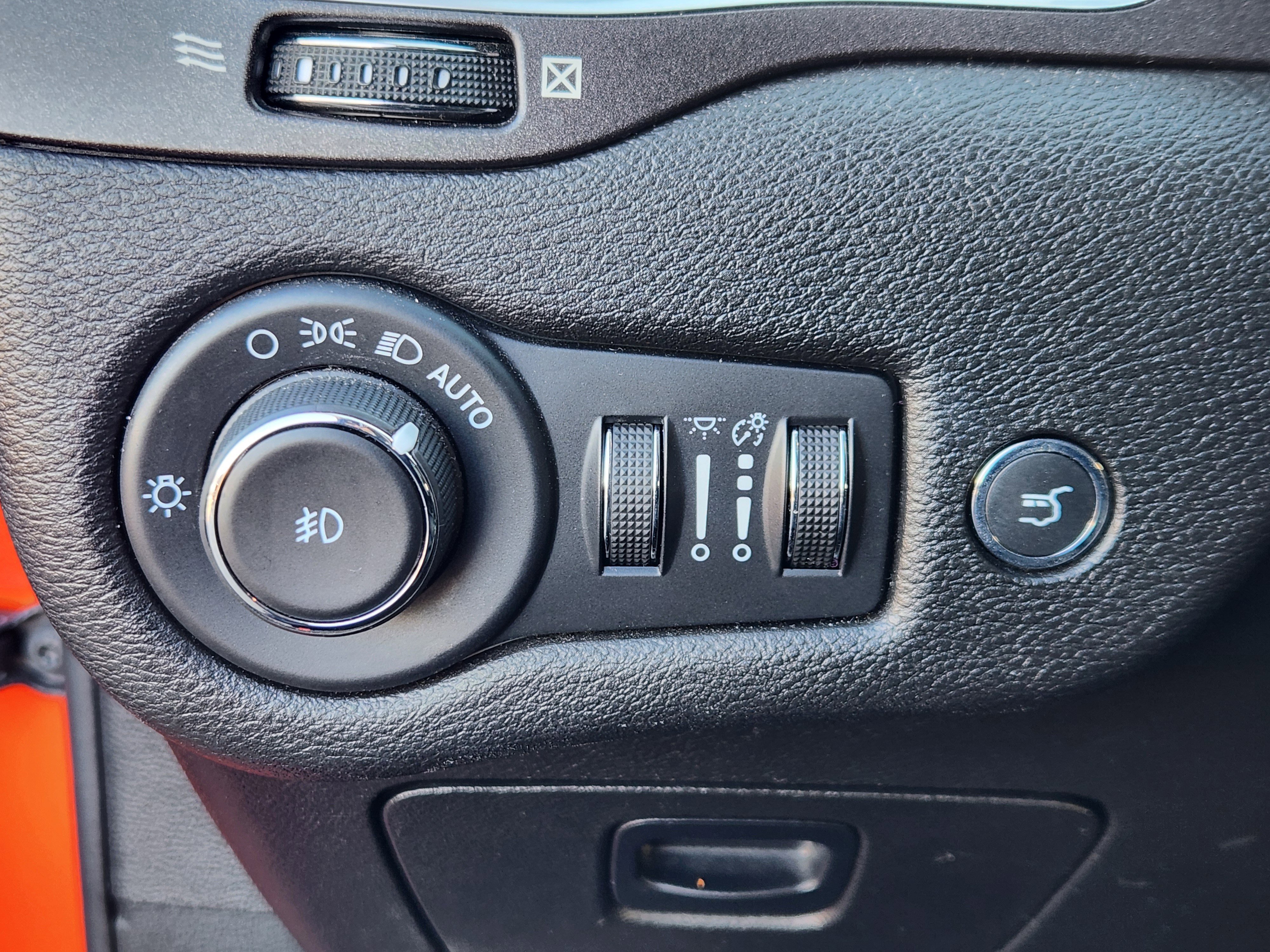 Used 2021 Jeep Cherokee Trailhawk w/ Sun, Sound & Nav Group image 26