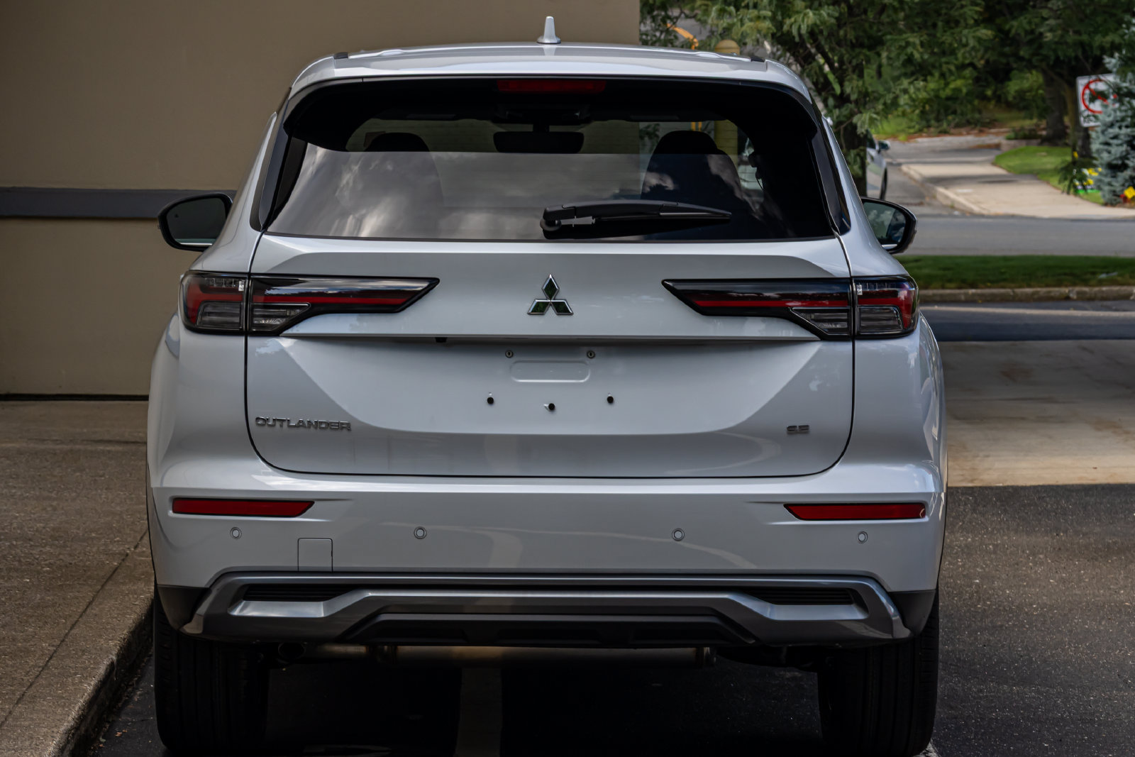 New 2026 Mitsubishi Outlander SE FWD image 9