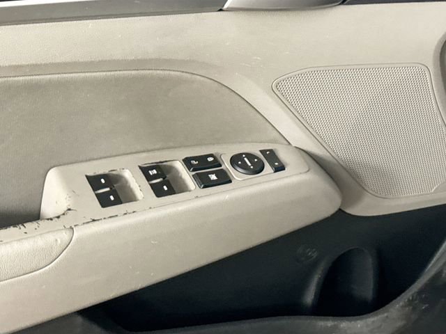 Used 2020 Hyundai Elantra SEL FWD image 18