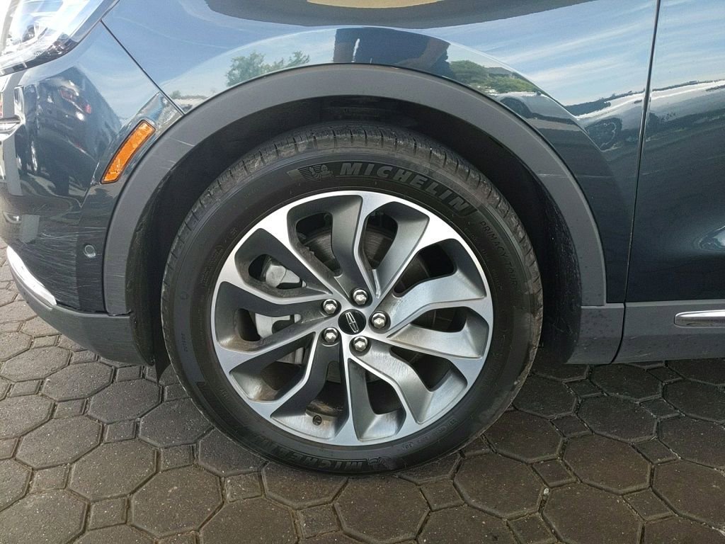 Used 2022 Lincoln Nautilus Reserve w/ Equipment Group 201A AWD/4WD image 9