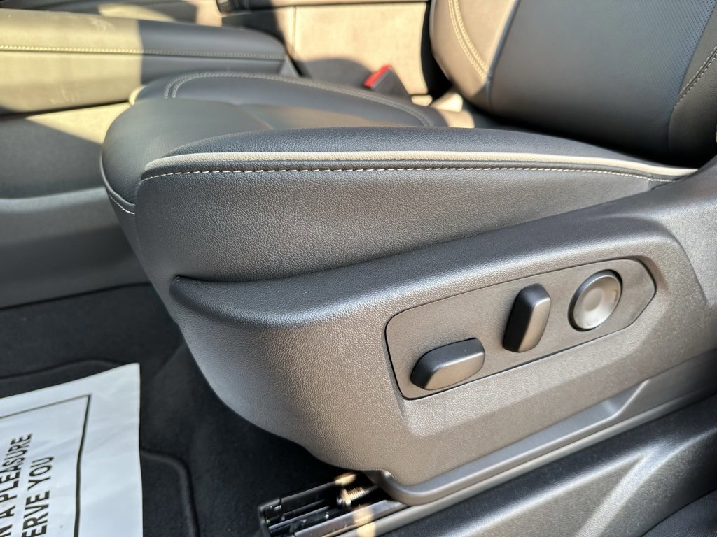 New 2025 Chevrolet Suburban Premier image 20
