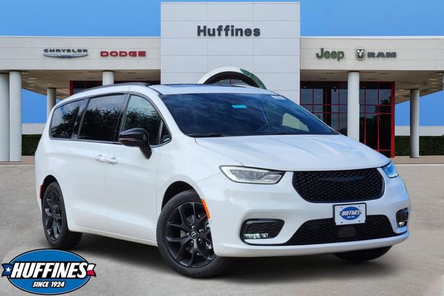 New 2026 Chrysler Pacifica Limited w/ S Appearance Package FWD image 1